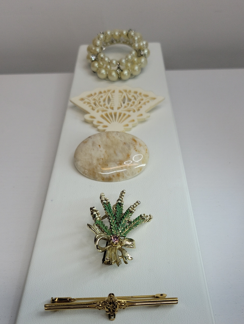 Vintage Brooch Lot